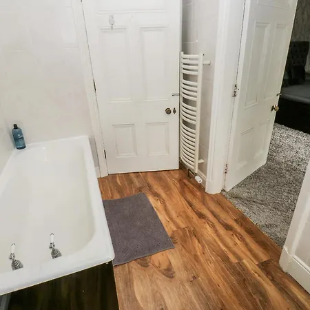 Cold Spring House * Bradford (West Yorkshire)