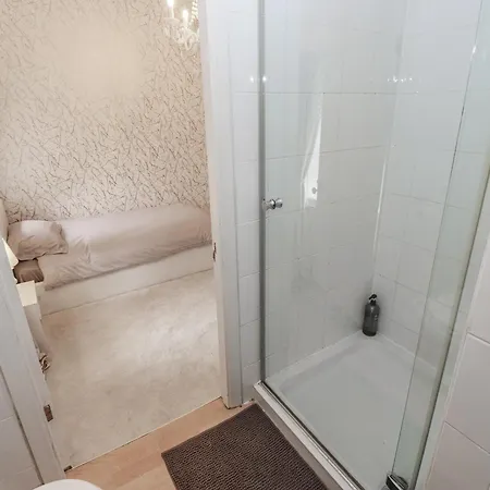 Cold Spring House * Bradford (West Yorkshire)