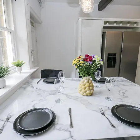 Cold Spring House * Bradford (West Yorkshire)